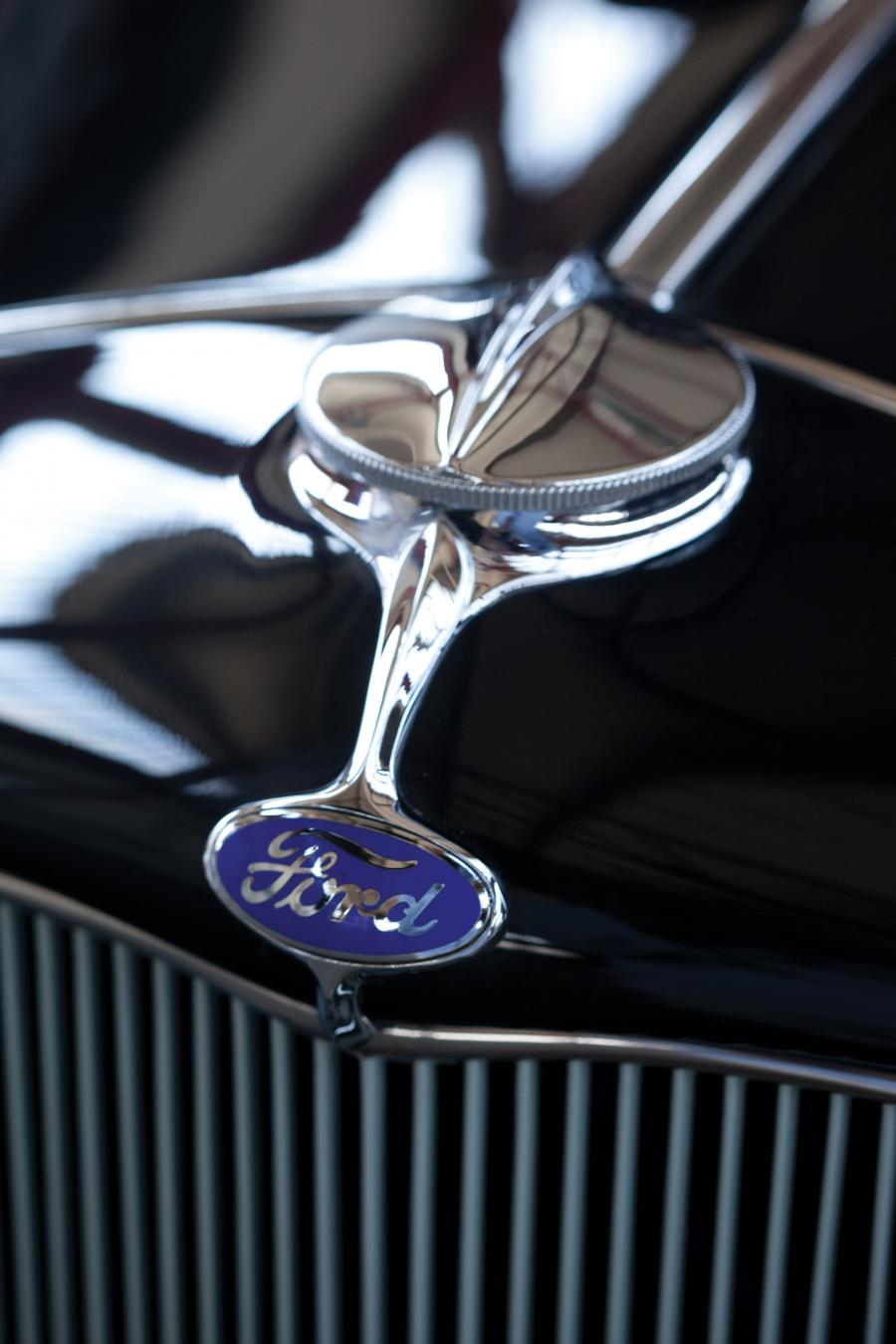  Ford V8 DeLuxe 3-Window Coupe 1932 года  (фото 20 из 23)